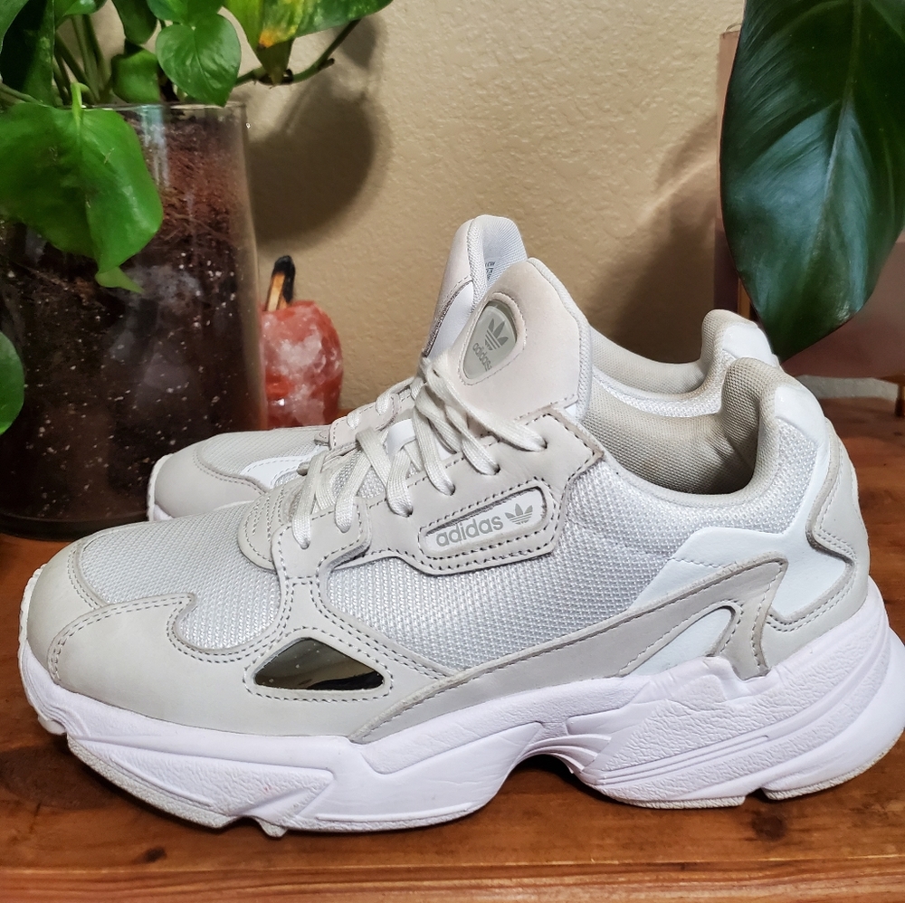 Adidas Falcon